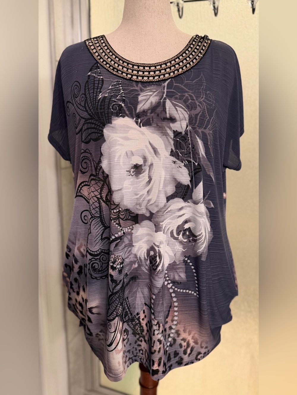 Paris Pink NWT Embellished Keyhole Neck Floral Leopard Print Tunic Top 2XL $28